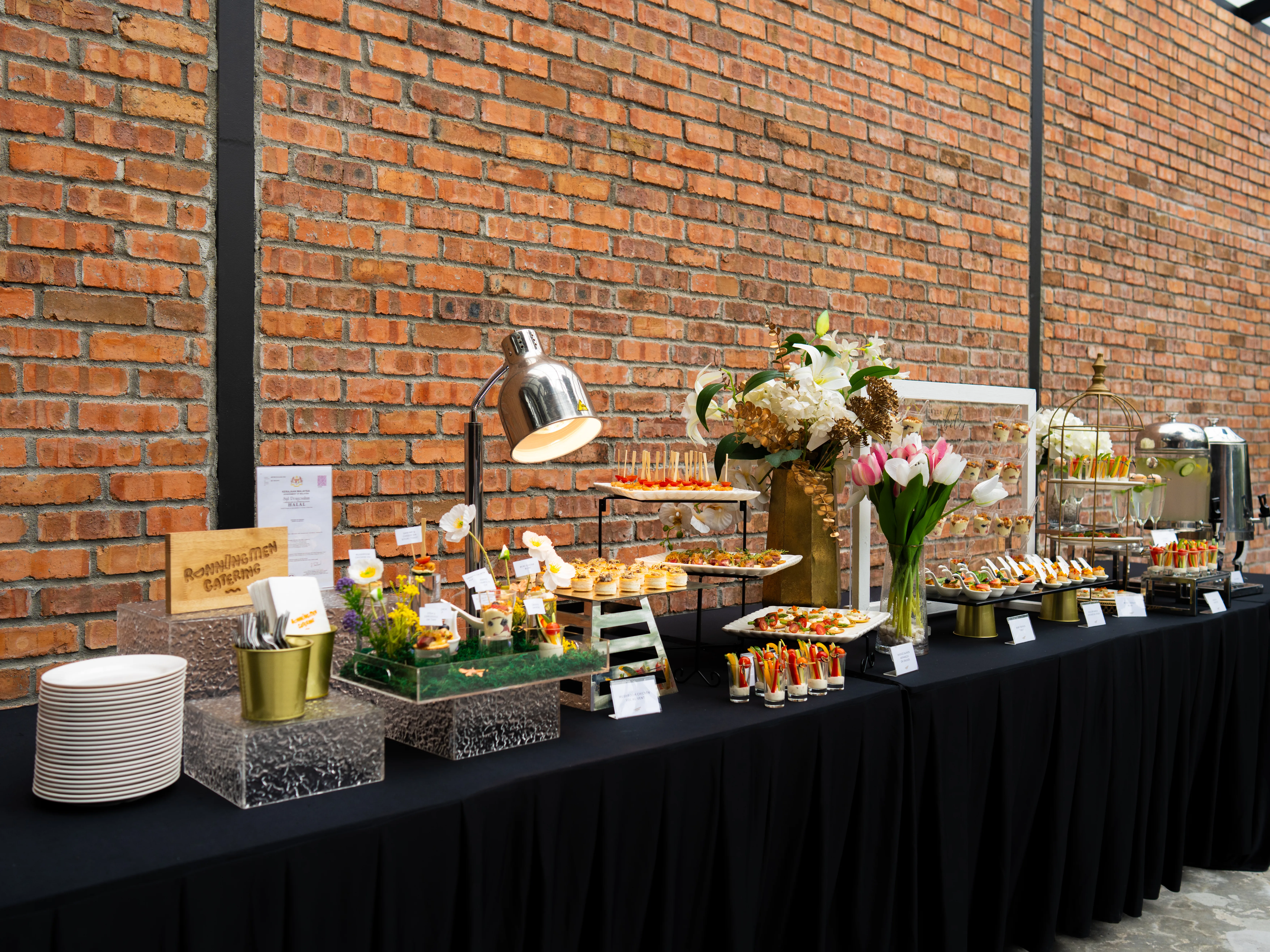 Wedding canape reception bite-sized food service